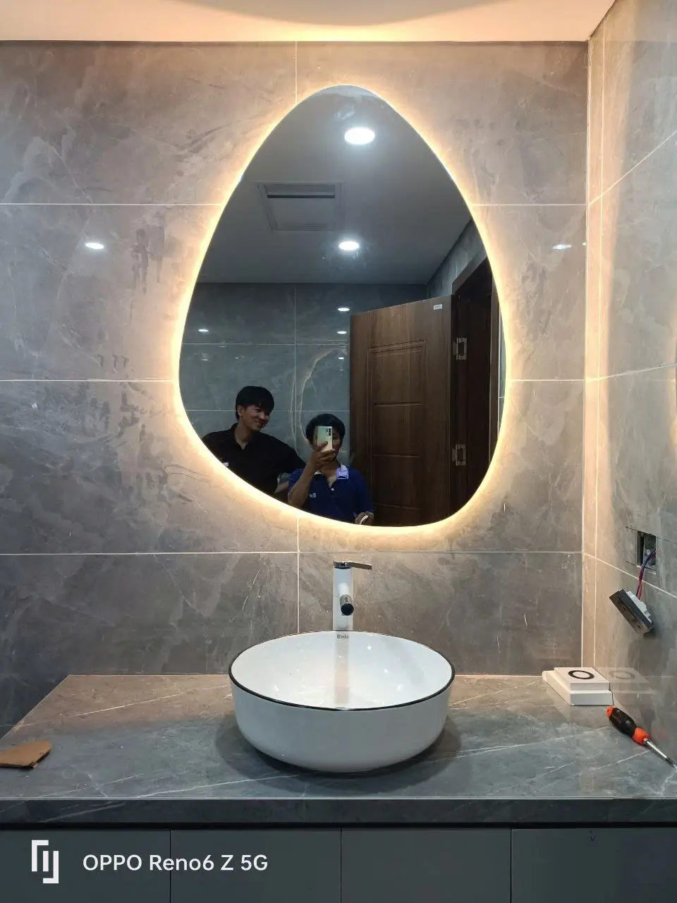 Lắp hệ gương lavabo vòi