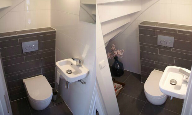 Mẫu thiết kế nhà vệ sinh dưới gầm cầu thang với tông màu đối lập
