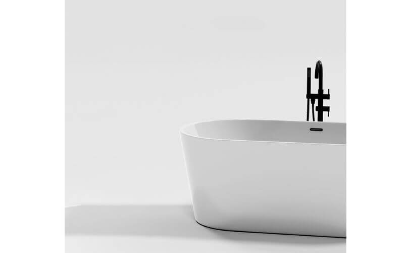 Phần yếm bồn tắm thường được làm từ chất liệu acrylic