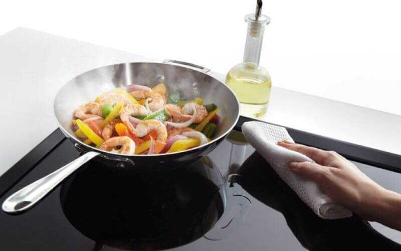 Đảm bảo về mặt bếp luôn sạch tránh tình trạng bếp bị ẩm