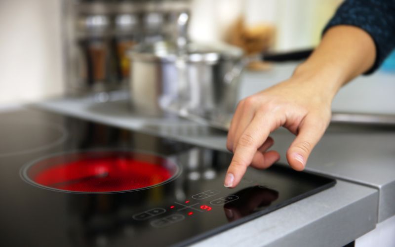 Không nên bật hết công suất khi sử dụng bếp từ
