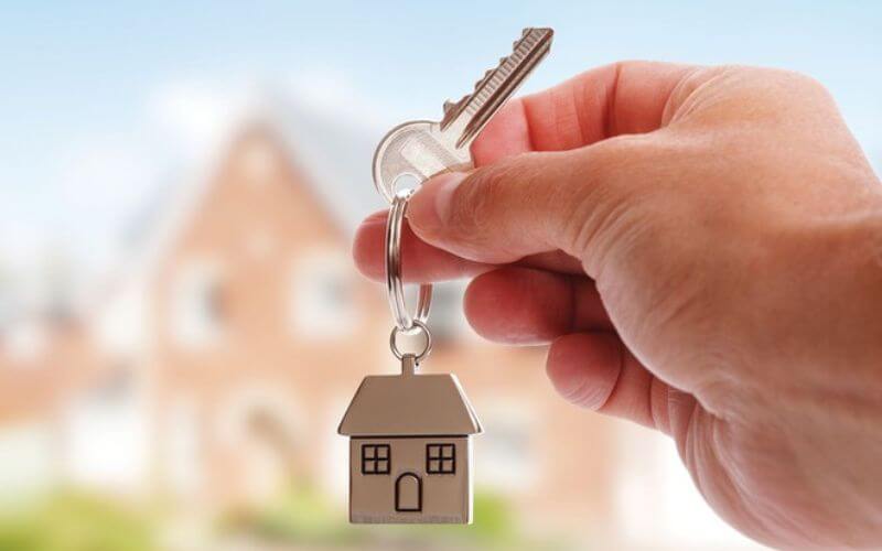 Thủ tục về nhà mới thay chìa khoá mới cho ngôi nhà để đảm bảo an toàn
