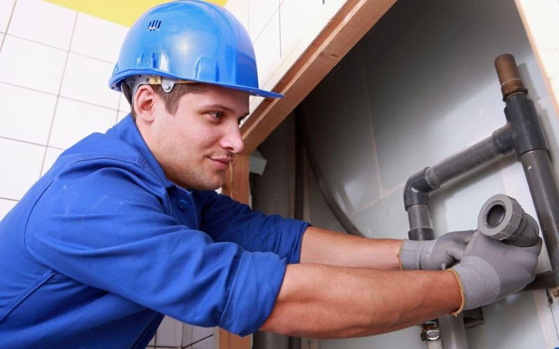 Thay đường ống nước mới chất lượng cao hơn