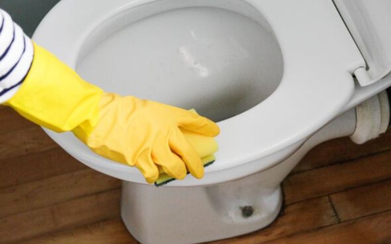Sử dụng miếng bọt biển thay cho các dụng cụ cứng