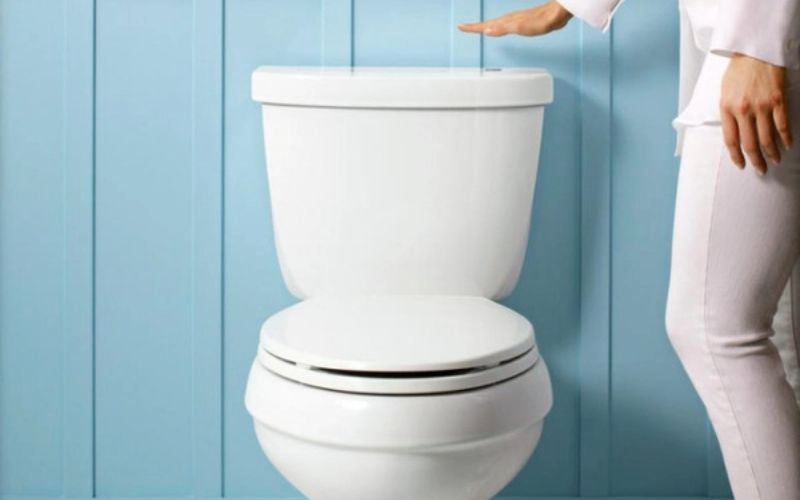 Tại sao khi xả nước phải đóng nắp bồn cầu