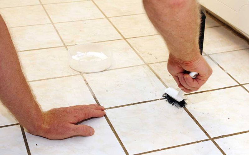 Cách làm sạch gạch nhám bằng bột mì