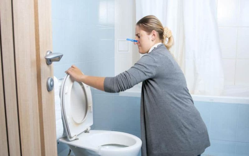 Dấu hiệu để nhận biết bồn cầu bị xì hơi