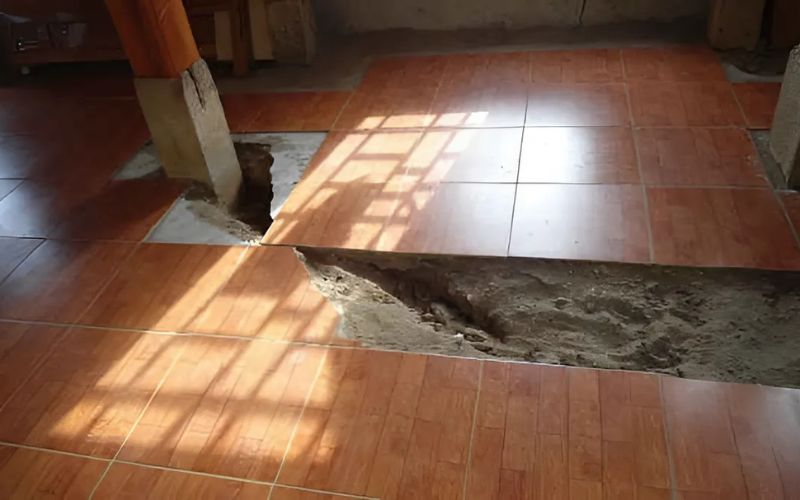 Nền nhà bị lún, lỡ