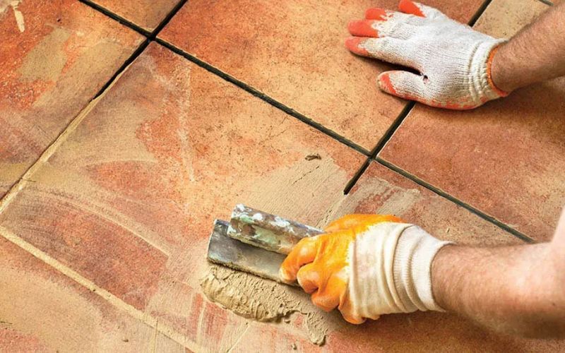 Dùng keo chà ron để ngăn thấm nước