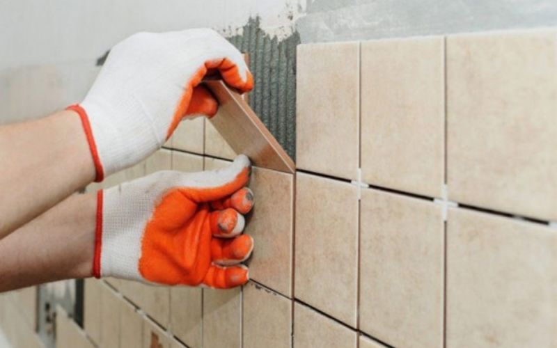 Thay toàn bộ gạch mới nếu lỗ hổng nghiêm trọng
