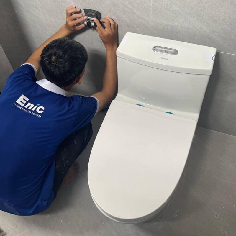 Dịch vụ lắp đặt bồn cầu của Enic