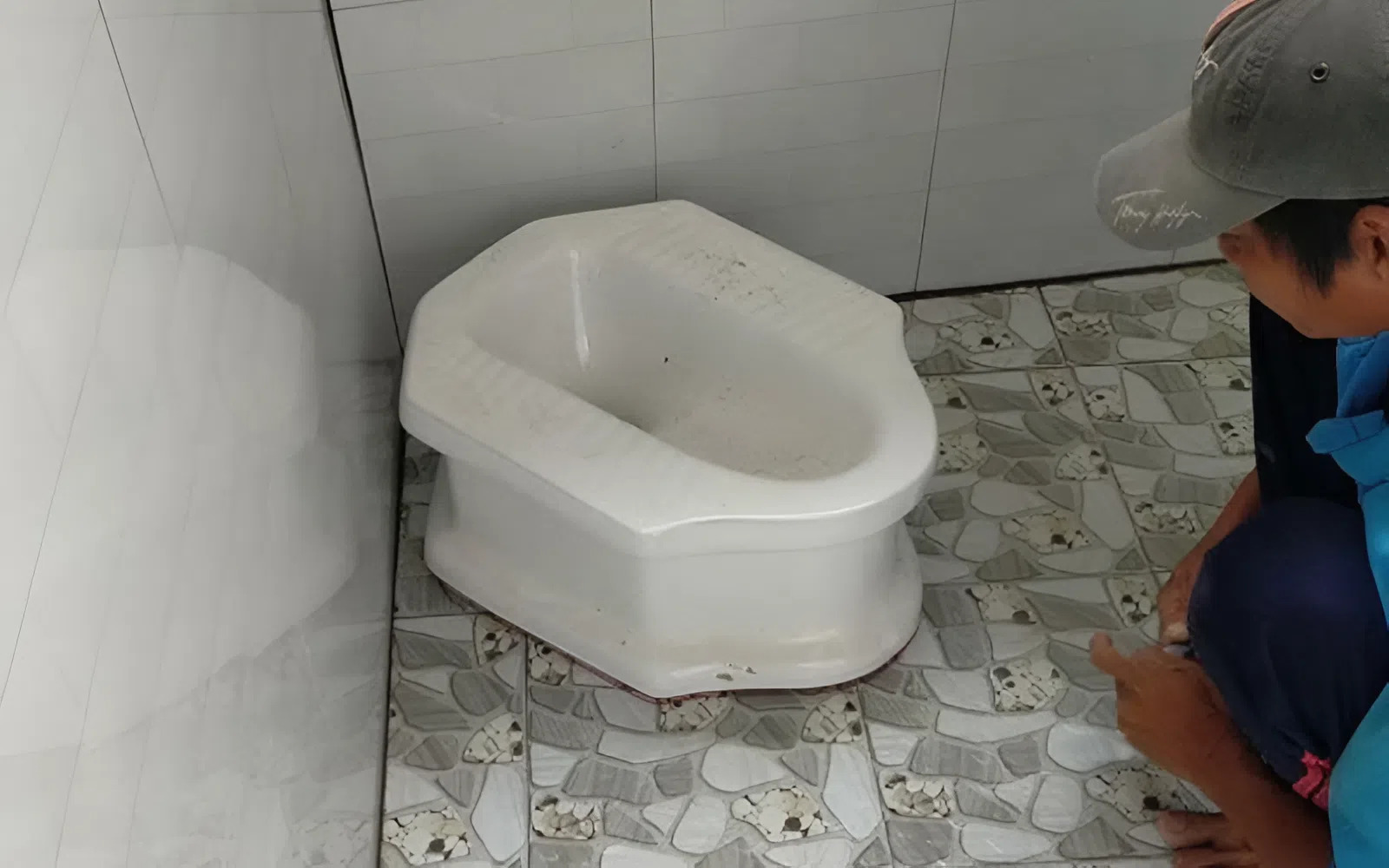 Làm sạch khu vực lắp đặt 