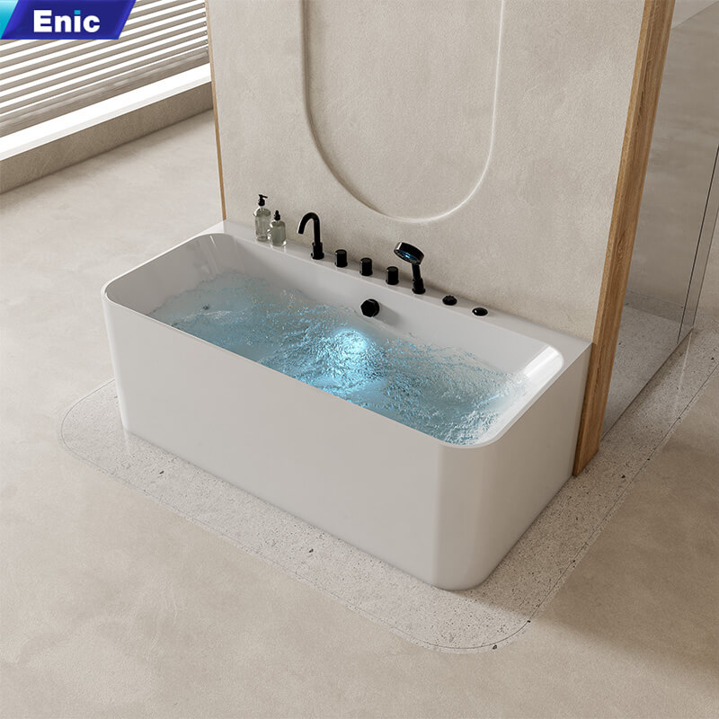 Bồn tắm Enic tích hợp nhiều công nghệ hiện đại