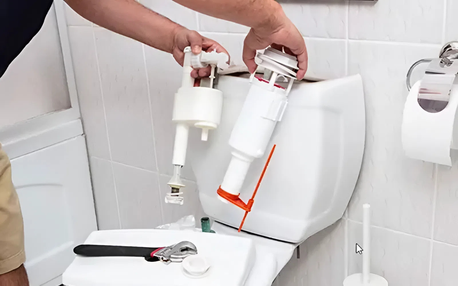 Cách tiết kiệm nước xả bồn cầu bằng cách thay van xả bồn cầu