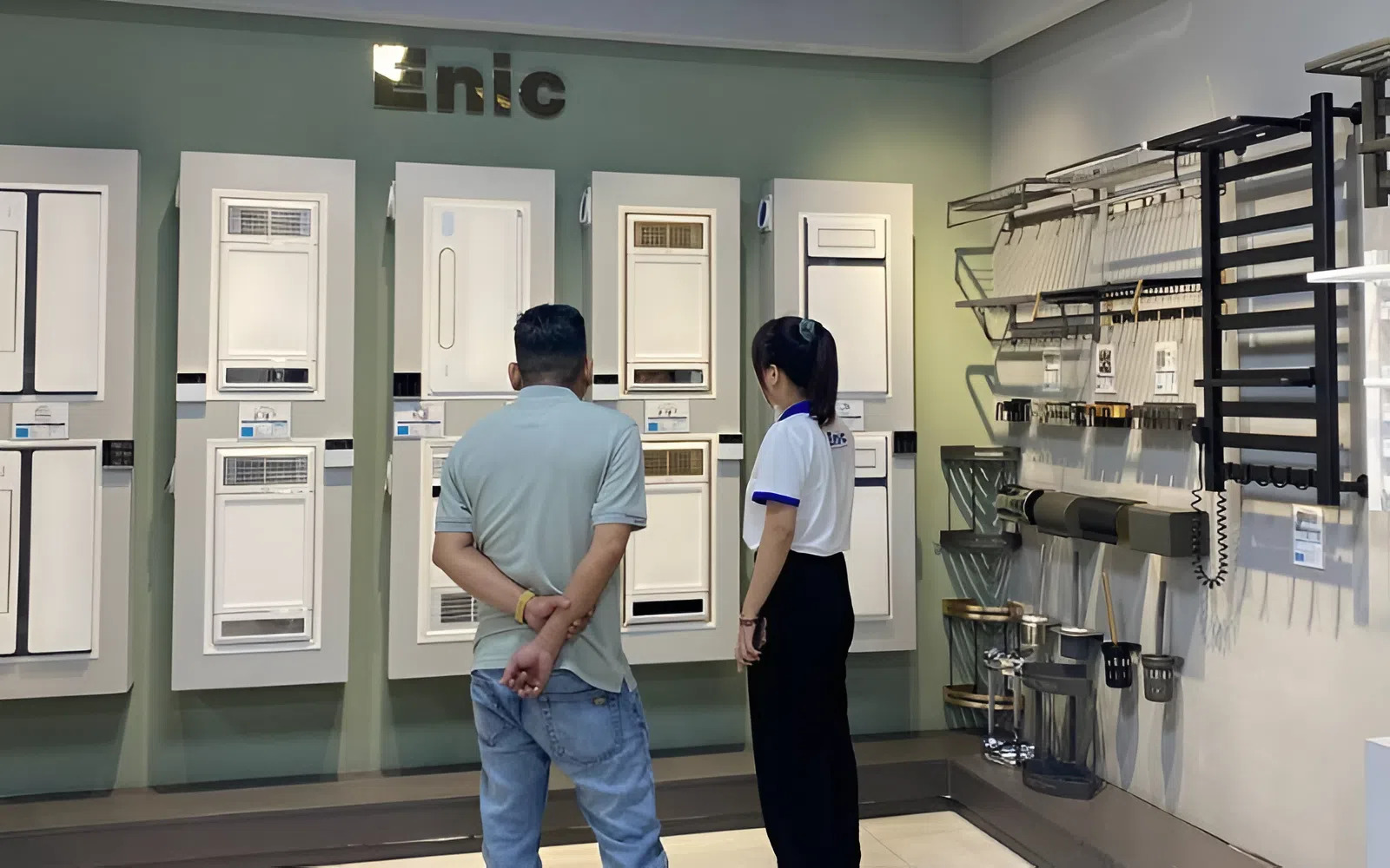 Đến với Enic khách hàng sẽ được tư vấn tận tình