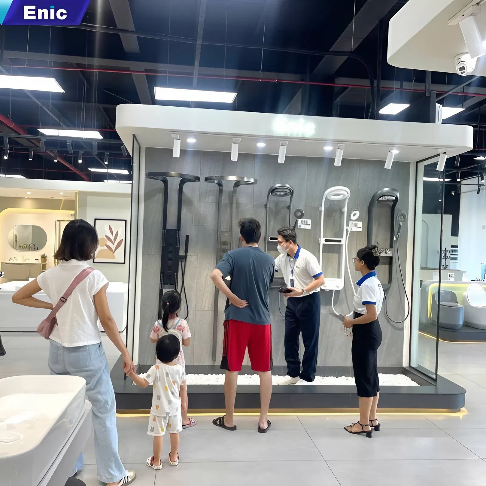Đội ngũ nhân viên tư vấn giàu kinh nghiệm 