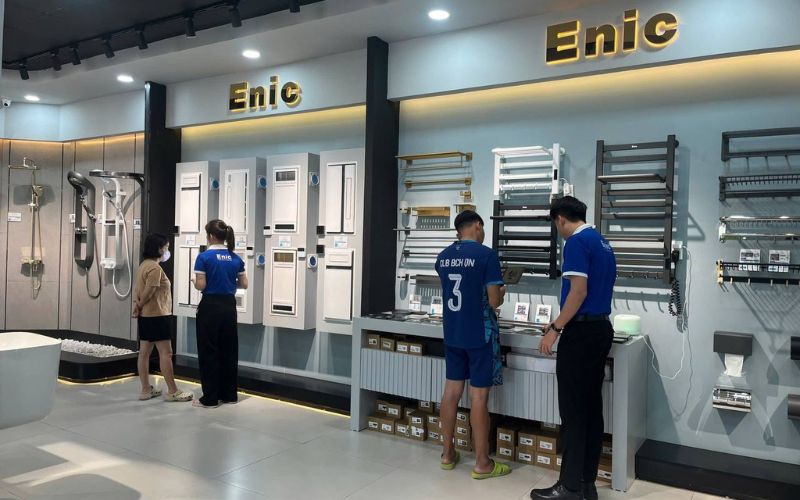 Đội ngũ nhân viên Enic chuyên nghiệp, tư vấn tận tình 