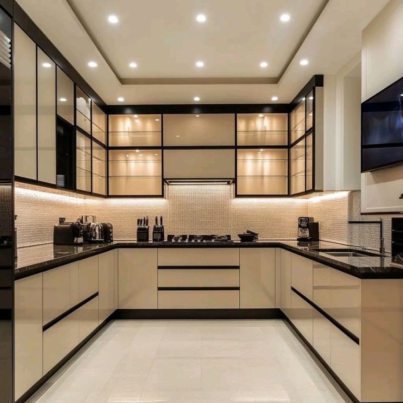 Bếp hiện đại chữ U, sang trọng