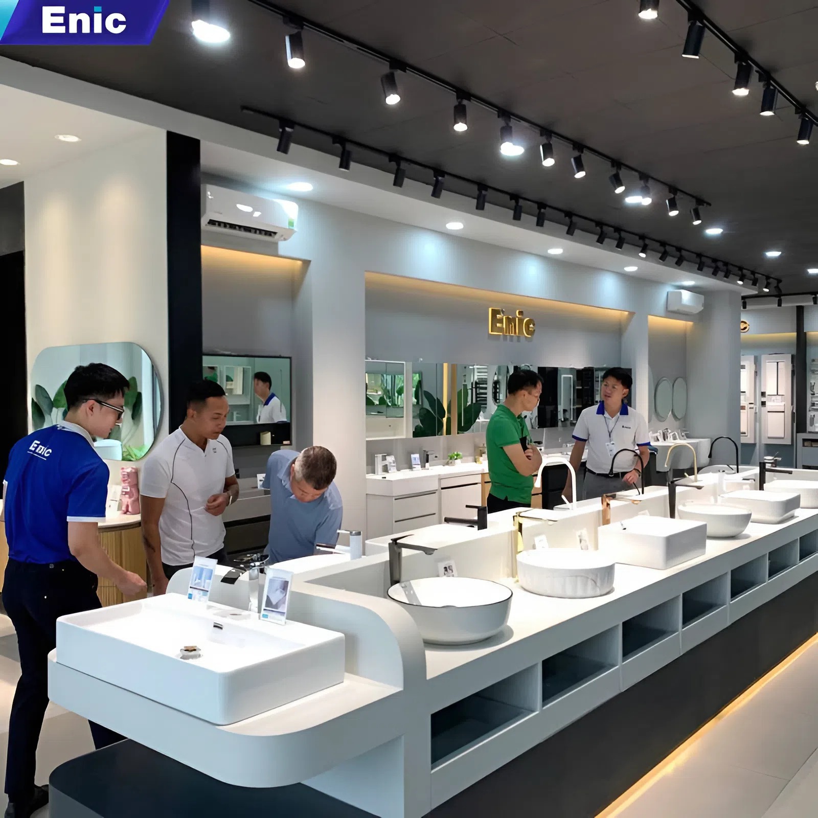 Khách hàng khi mua lavabo Enic sẽ được tư vấn tận tình