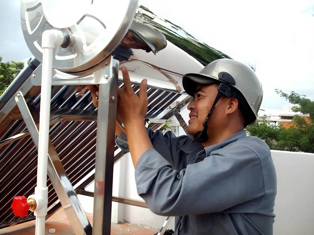 Cách xả e bình năng lượng mặt trời