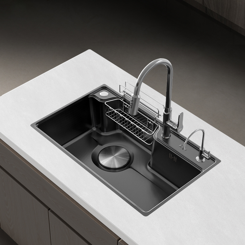 Làm sạch bồn rửa chén thường xuyên để không bị xỉn màu