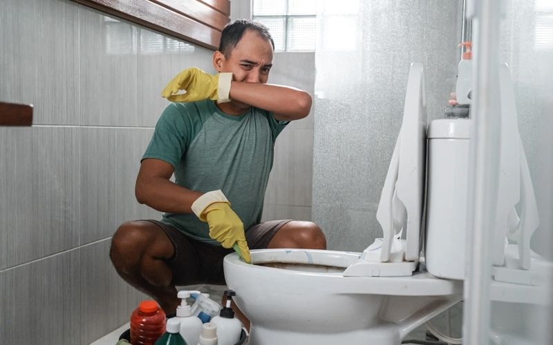 Mùi hôi từ bồn cầu