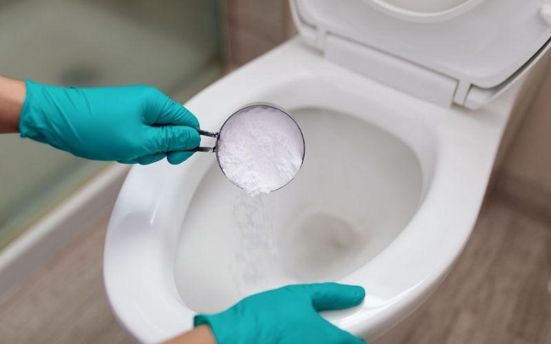 Sử dụng bột thông bồn cầu