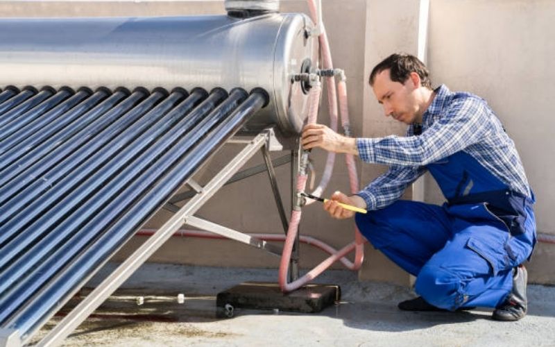 Thực hiện cách xả e bình năng lượng mặt trời