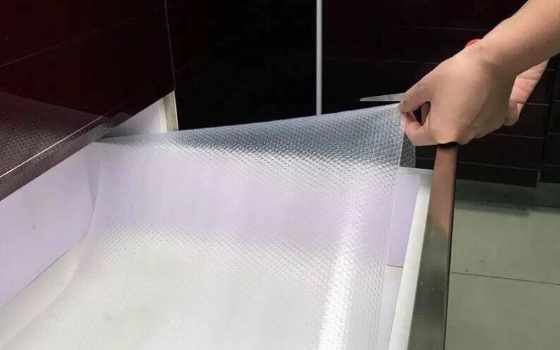 Cách lắp đặt và sử dụng miếng lót ngăn kéo tủ bếp đúng