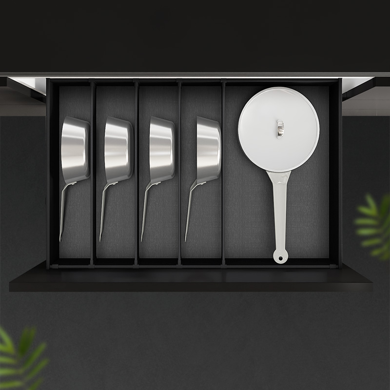 Ngăn kéo tủ bếp Enic có thiết kế tấm lót bảo vệ tủ