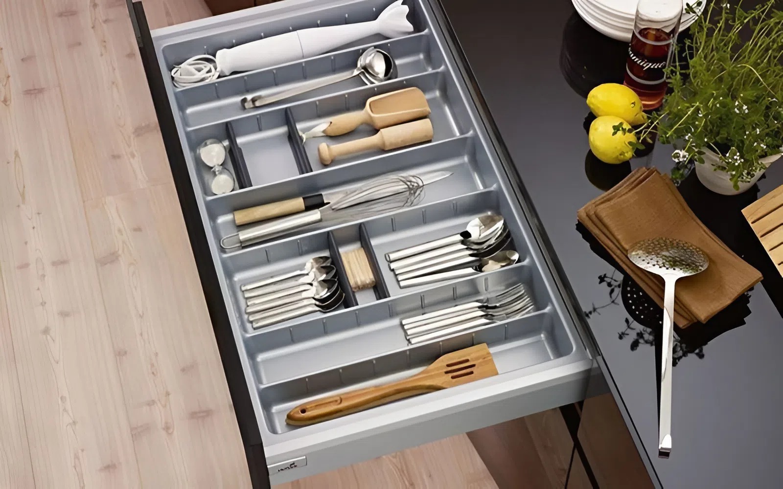 Ưu điểm khay đựng dụng cụ bếp 