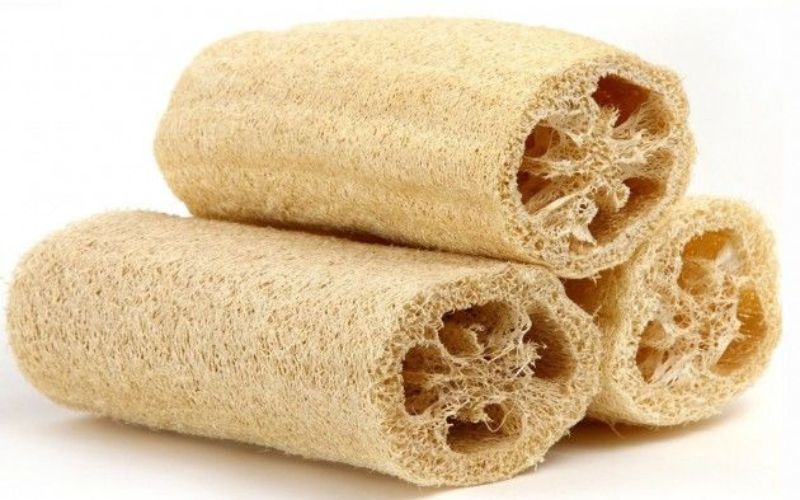 Dùng xơ mướp làm sạch cặn vôi 