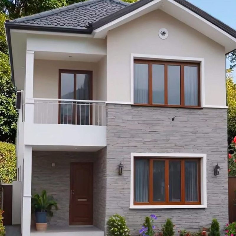 Nhà 2 tầng mái Thái xám 